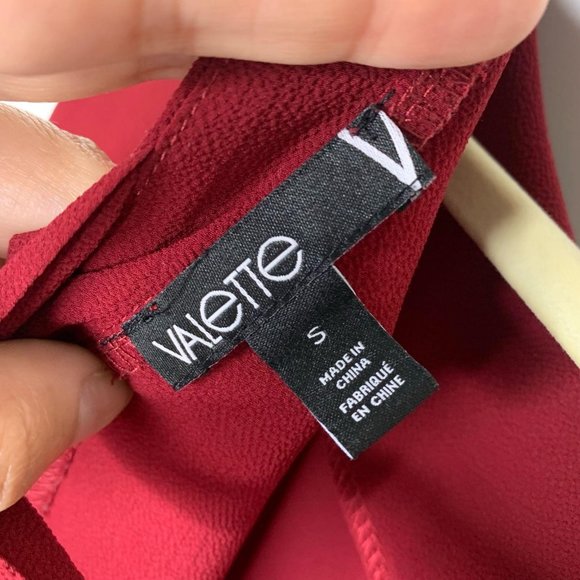 VALETTE‎ Deep Red Blouse with Open V-neck Back Sz S - Picture 8 of 8